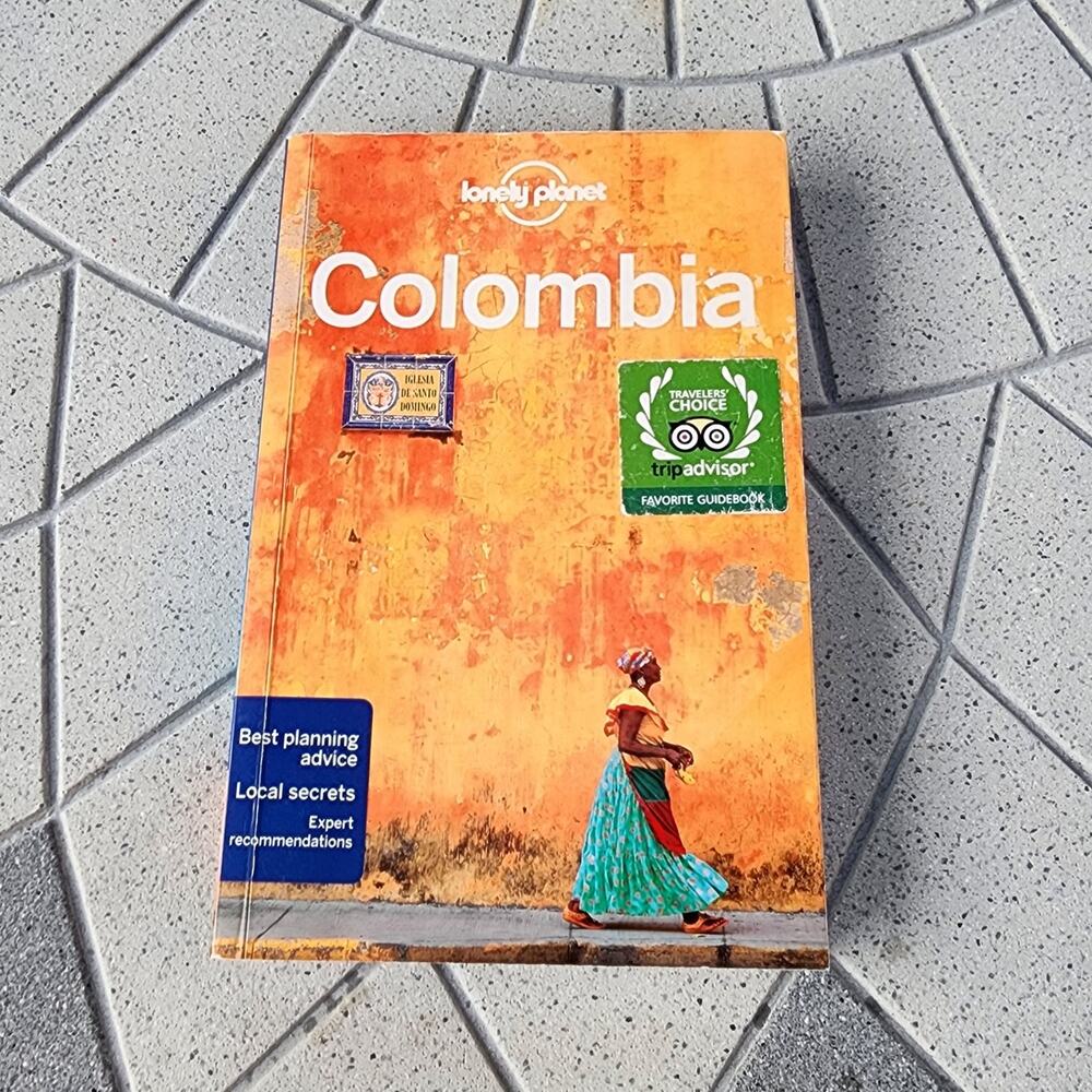 Colombia Travel Guide Paperback Book